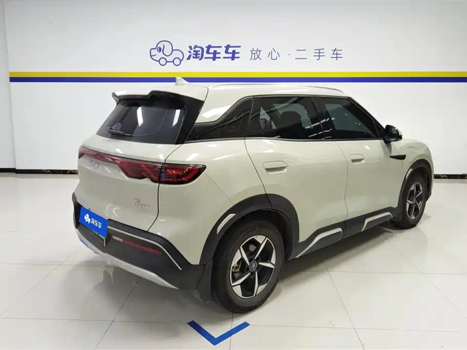 BYD Yuan UP 2024 401KM Surpass Edition фото 3