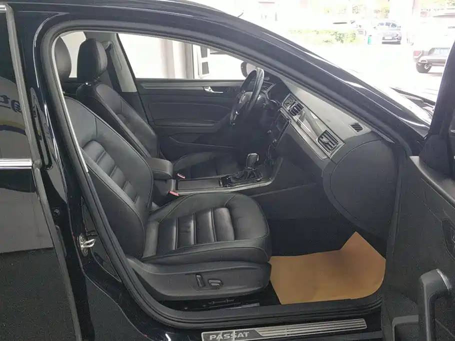 Volkswagen Passat 2017 330TSI DSG Prestige фото 8