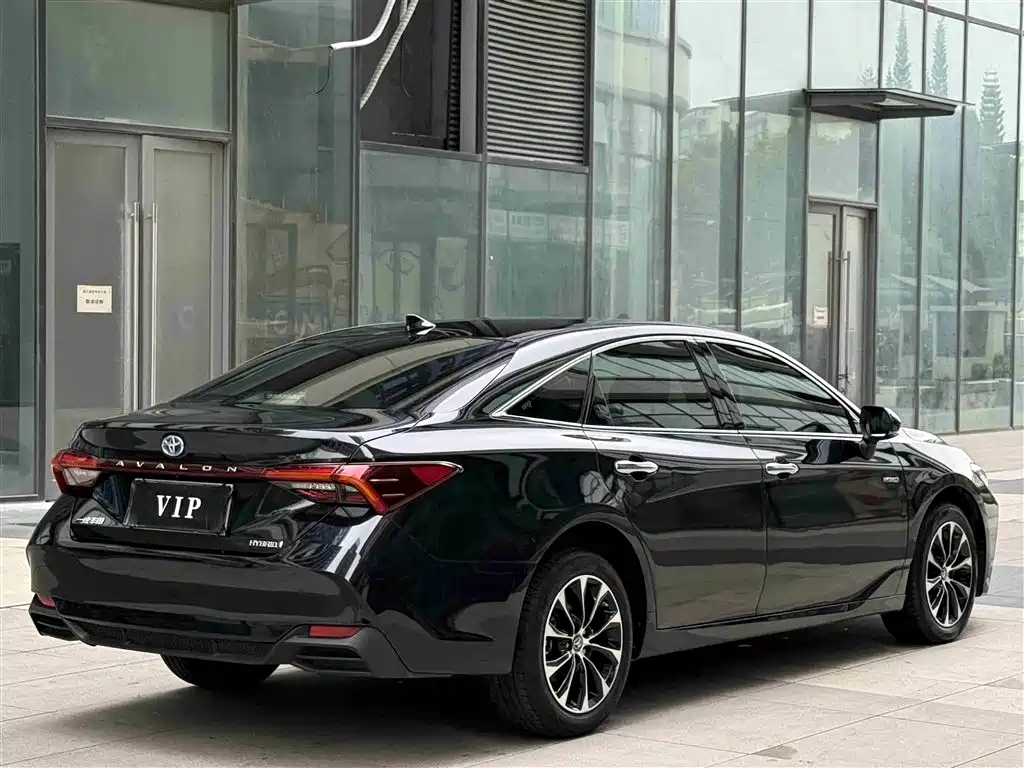 Toyota Avalon 2022 Hybrid 2.5L Luxury Edition фото 6
