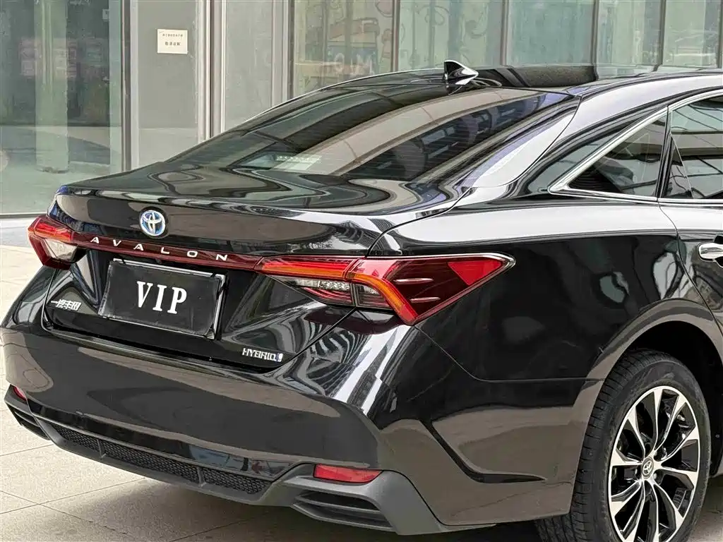 Toyota Avalon 2022 Hybrid 2.5L Luxury Edition фото 9