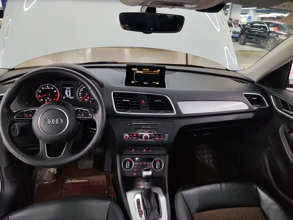 Audi Q3 2018 30th Anniversary Edition 35 TFSI Fashion фото 13