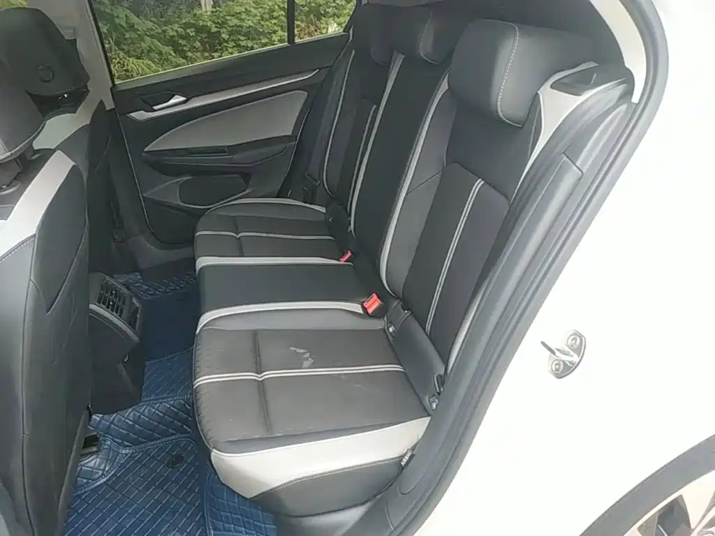 Volkswagen Golf 2025 2025 Facelift 300TSI Pro