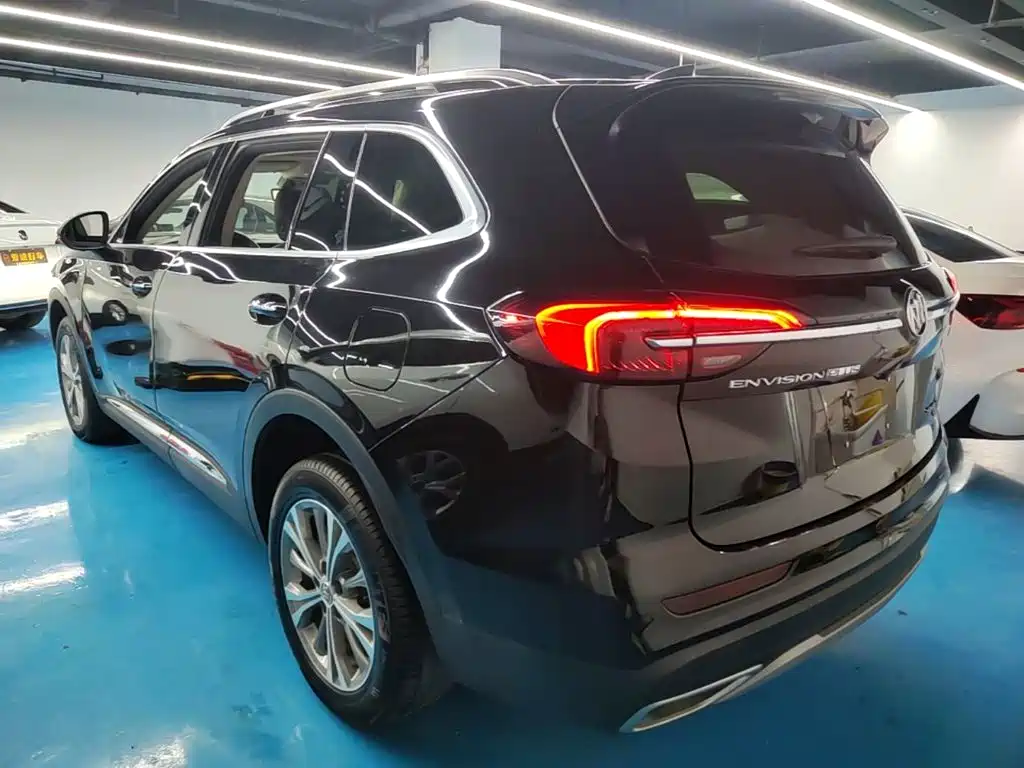 Photo 5 - Buick Envision Plus