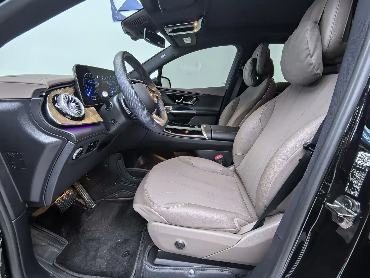 MERCEDES-BENZ EQE SUV