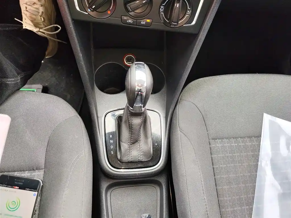 Volkswagen Polo 2016 1.6L Automatic Comfort фото 10