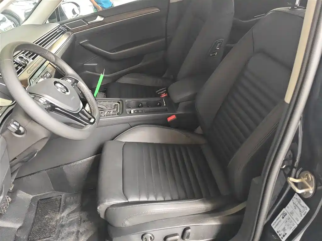 Volkswagen Magotan 2019 330TSI DSG Luxury Class China VI фото 15