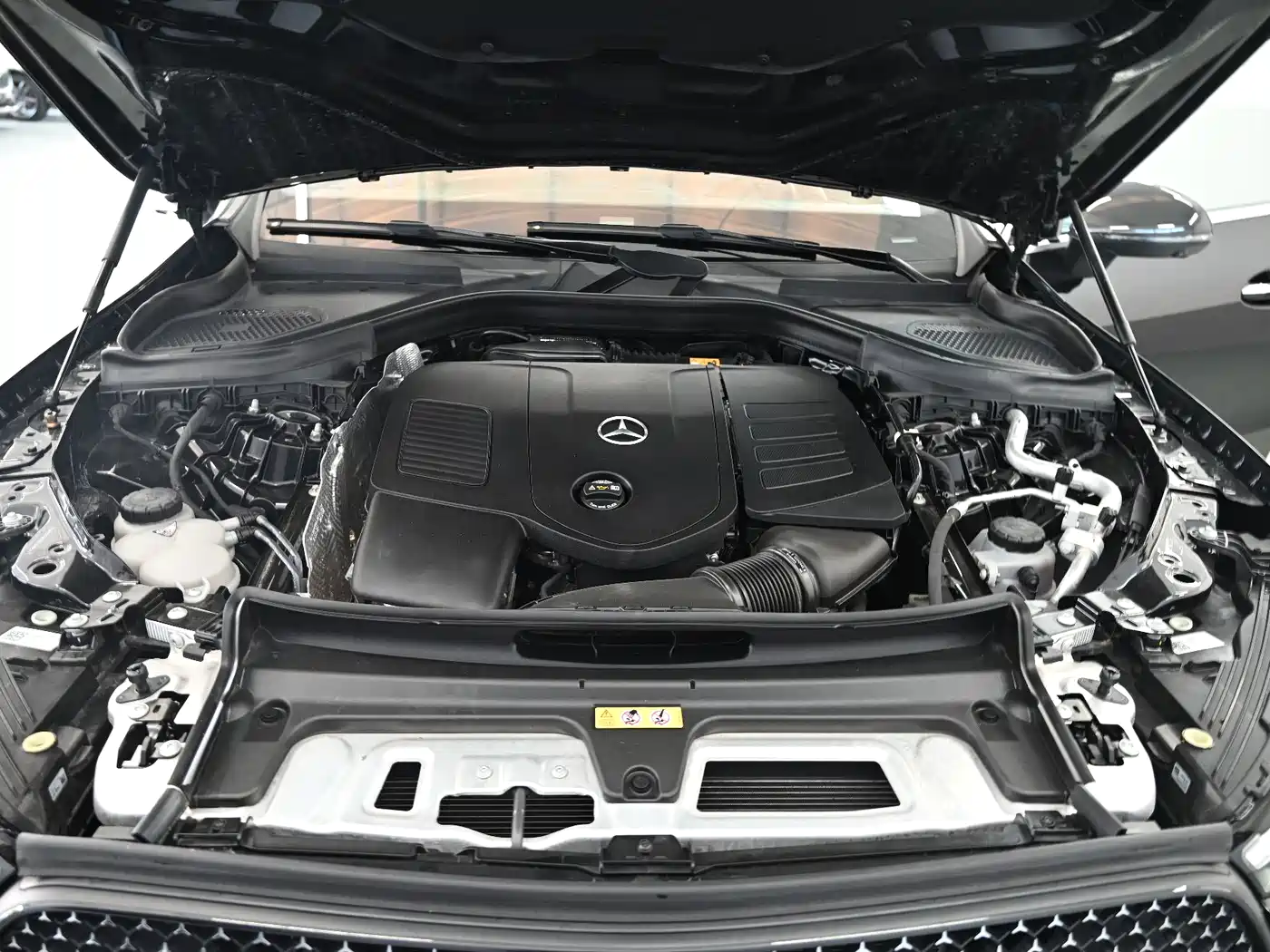 Mercedes-Benz GLC 2023 Facelift GLC 300 L 4MATIC Sport 5-Seater фото 11