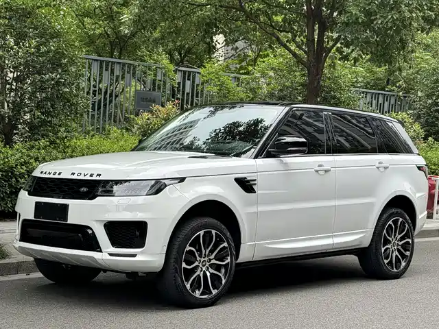 Land Rover Range Rover Sport 2022 3.0 L6 Gloss Black Edition