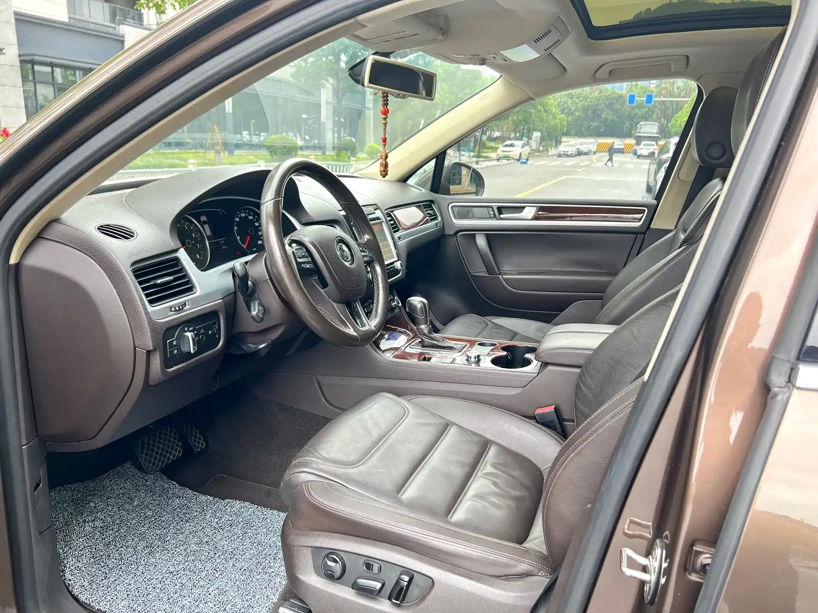 Фото 5 - Volkswagen Touareg