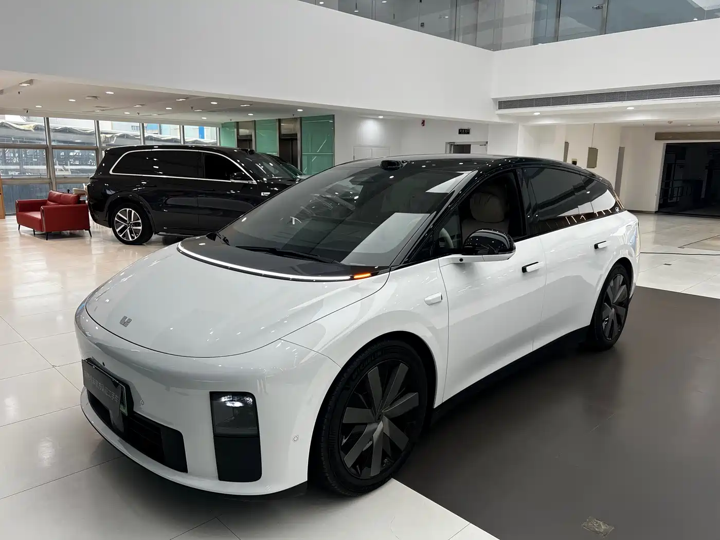 Li Auto i6 2025 4WD Base Model