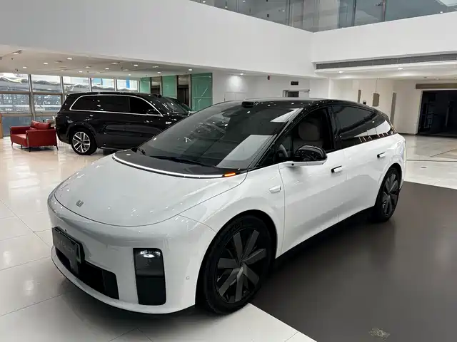 Li Auto i6 2025 4WD Base Model