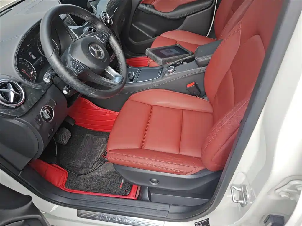 Mercedes-Benz B-Class 2016 B 200 Collector's Edition фото 15