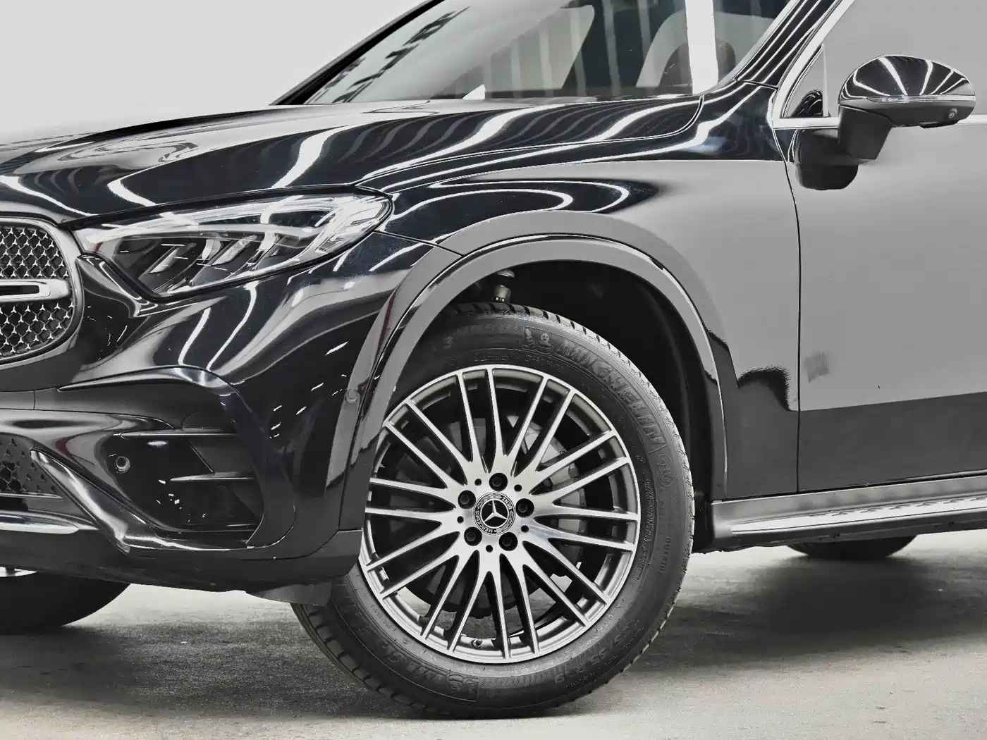 MERCEDES-BENZ GLC