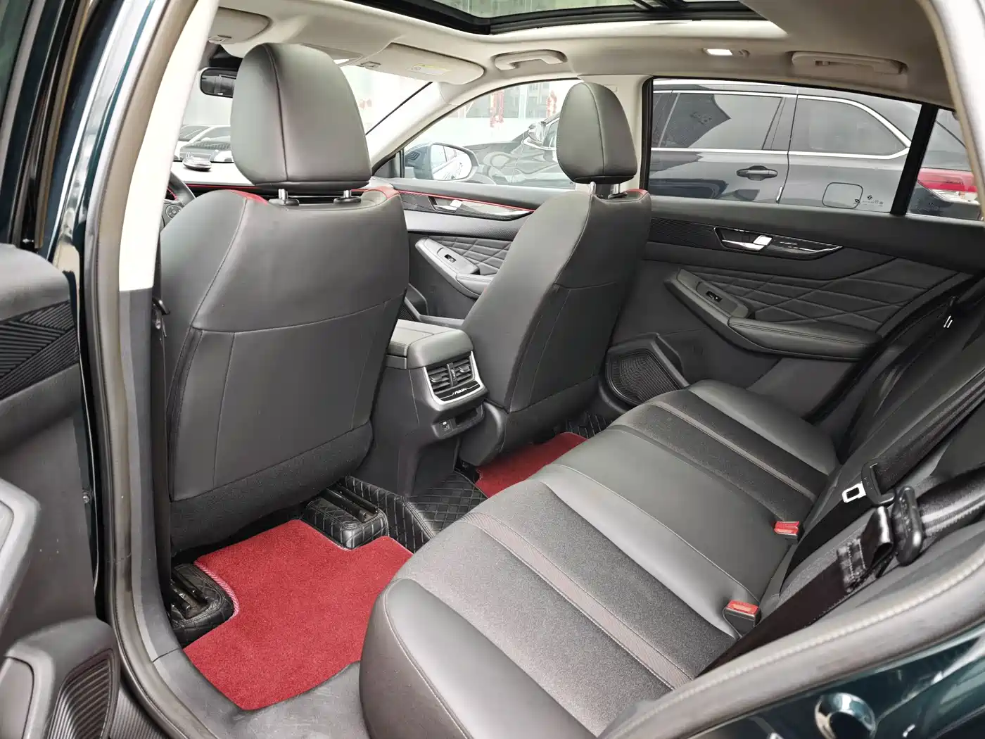 DONGFENG YI HYUN MAX