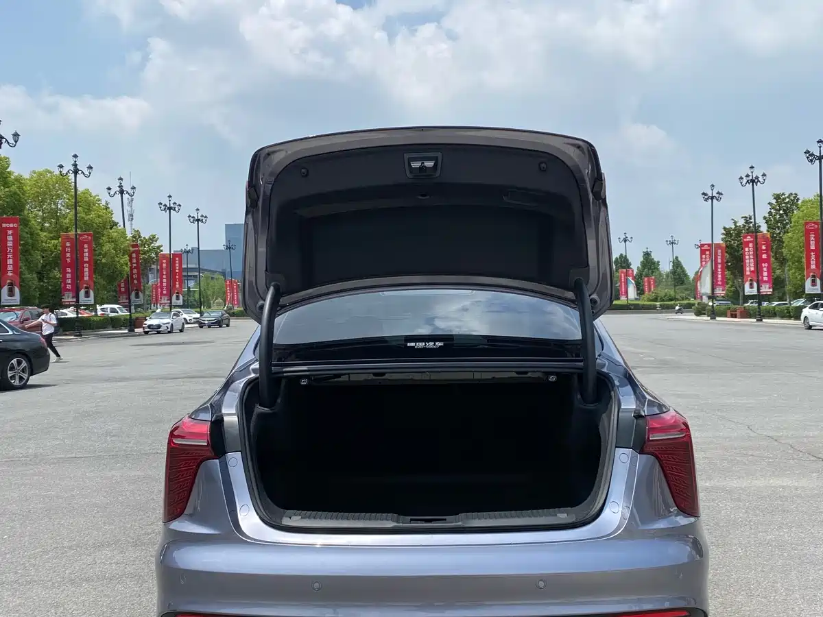 Hongqi H5 PHEV 2026 2025 170 Super Hybrid Edition