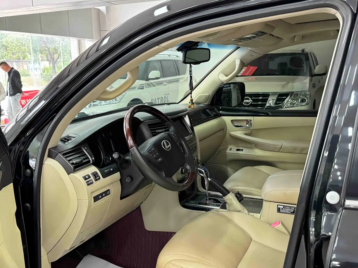 Lexus LX 2010 2009 570