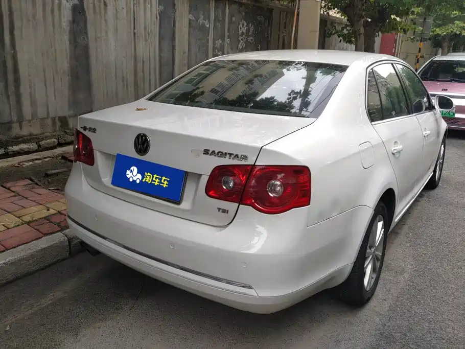 Volkswagen Sagitar 2012 2011 1.4TSI Auto Luxury