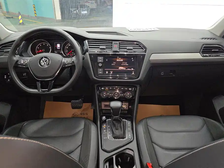 Volkswagen Tiguan L 2018 Facelift 330TSI Automatic 2WD Luxury Edition фото 12
