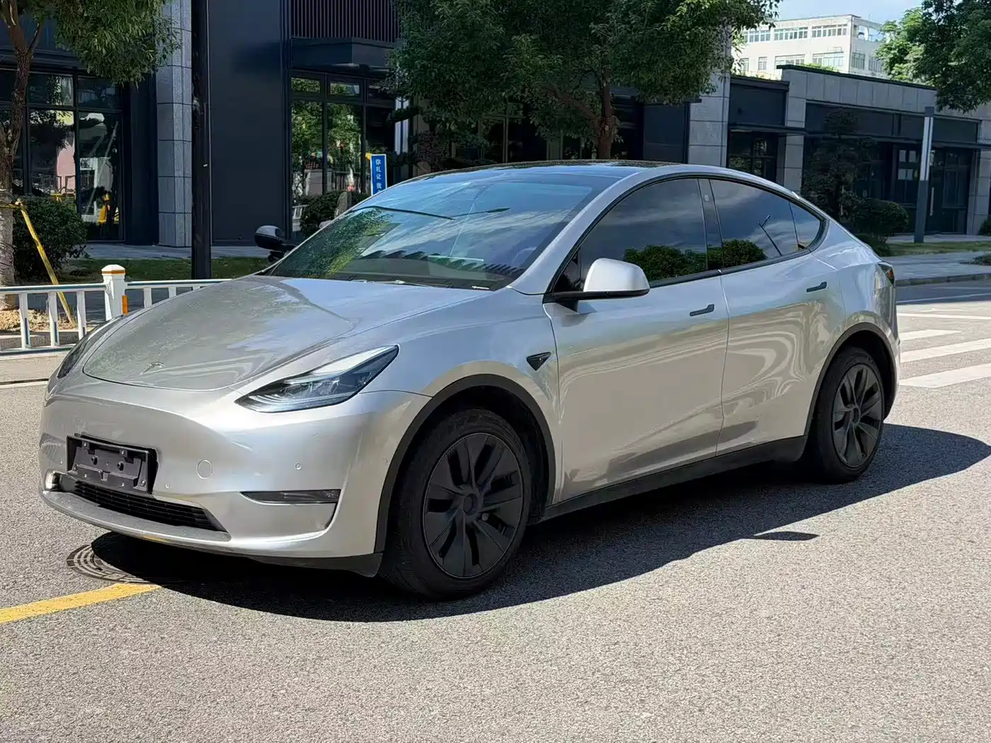 Фото 6 - Tesla Model Y