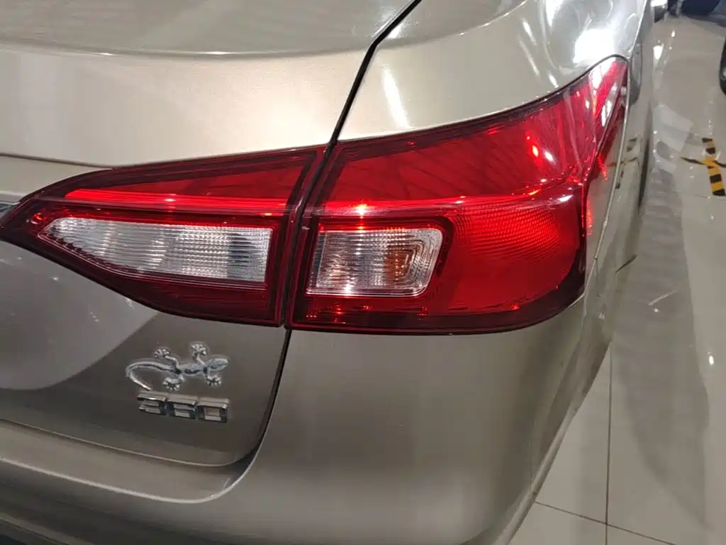 Roewe 360 2017 2017 1.5L Auto Luxury Edition