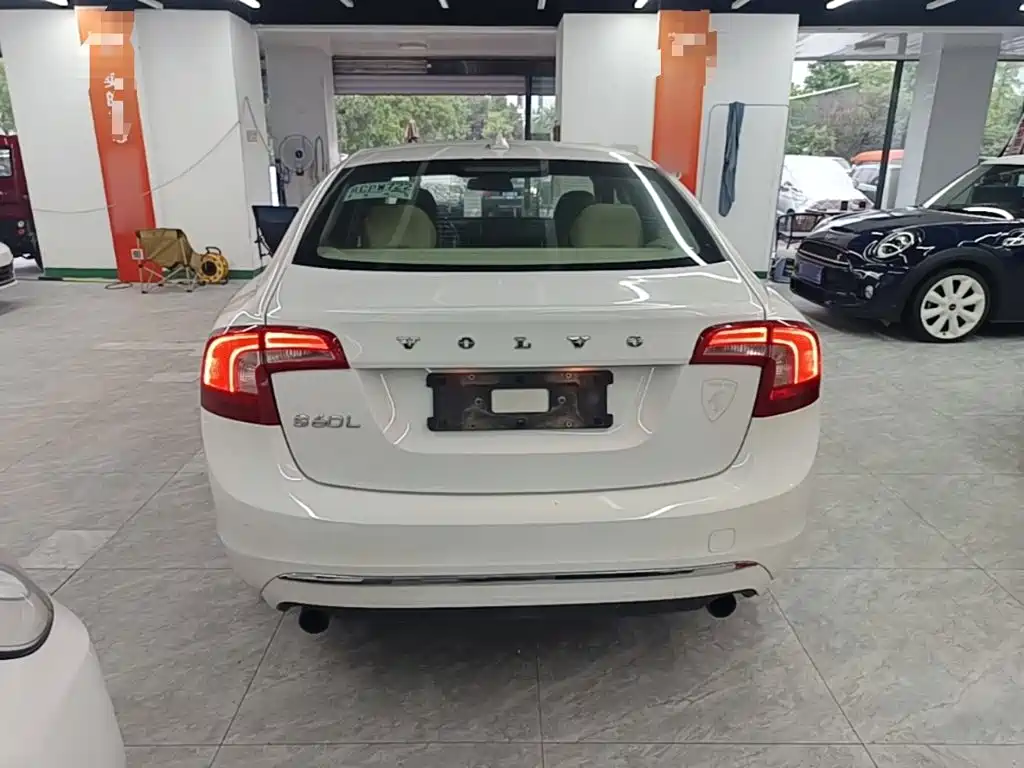 Фото 6 - Volvo S60