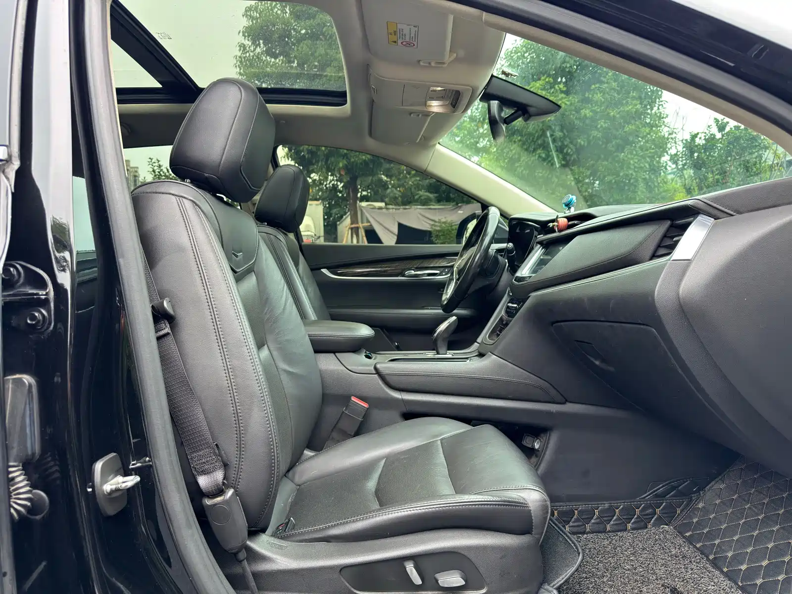 صورة 9 - Cadillac XT5