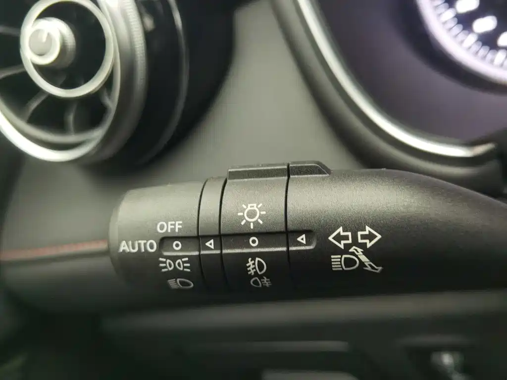MG HS 2019 2018 20T Auto 2WD Hormone Excitement Edition (China V)