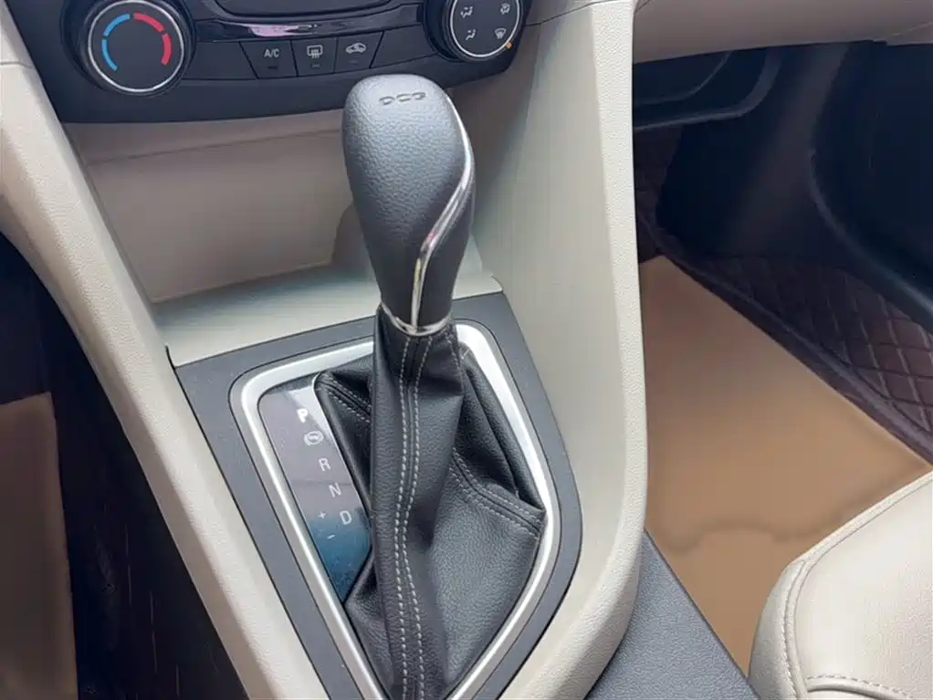 Buick Excelle 2018 15T Dual Clutch Elite (China V) фото 7