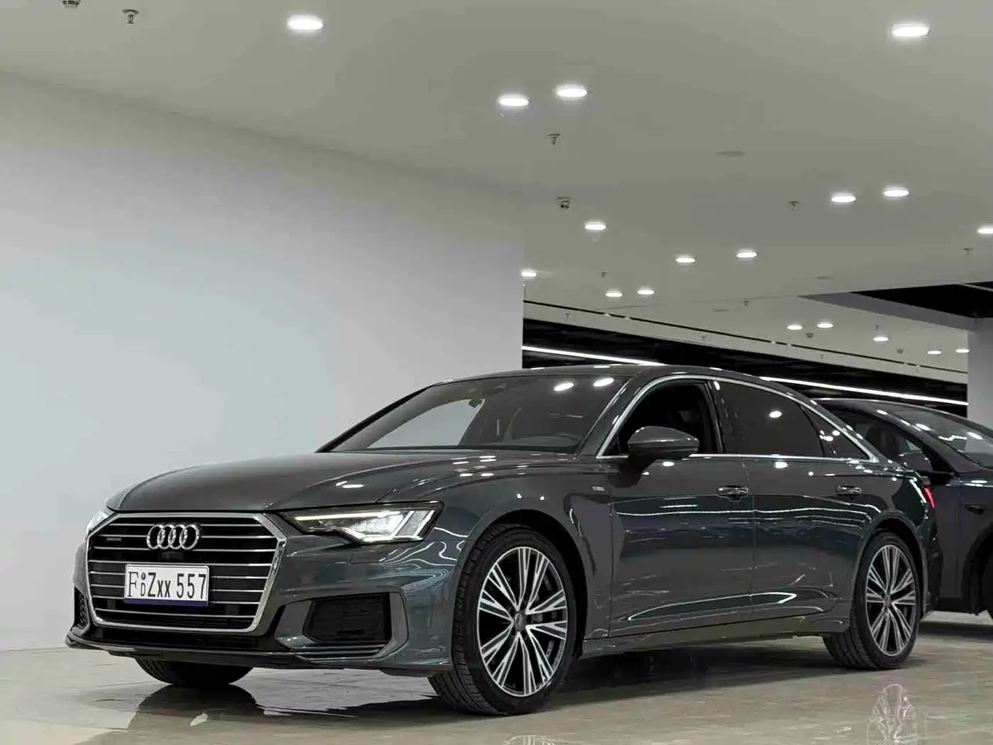 Photo 2 - Audi A6L
