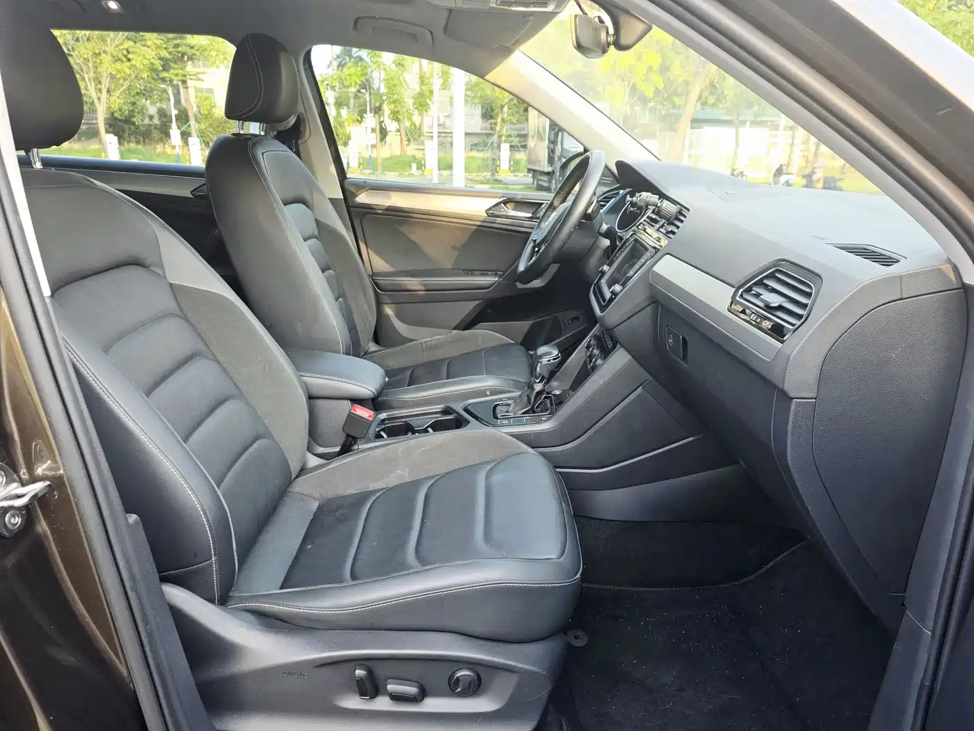 Volkswagen Tiguan L 2018 380TSI Automatic AWD Luxury Edition фото 6
