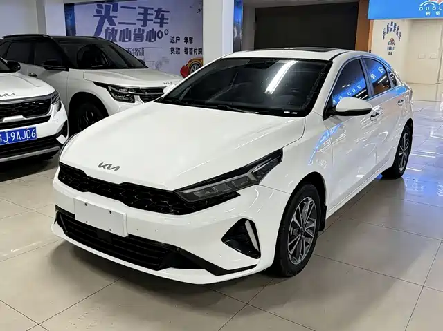 Kia K3 1.5L CVT, Люкс