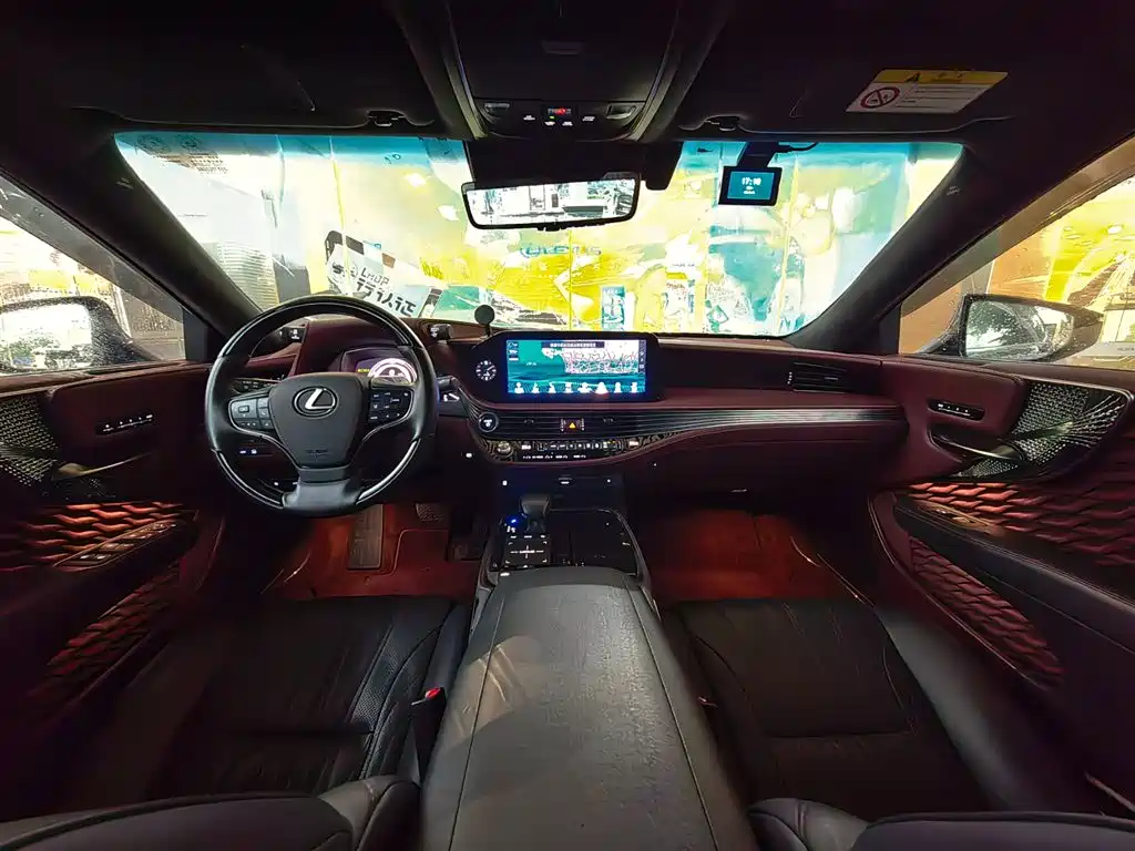 LEXUS LS