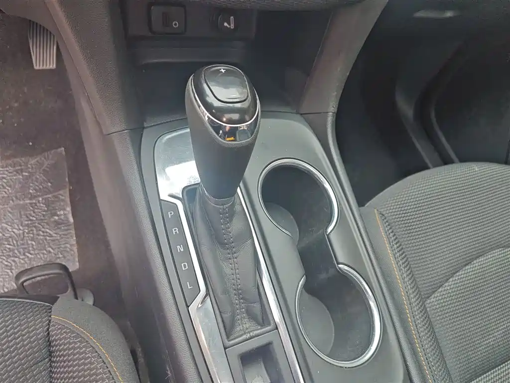 Chevrolet Equinox 2018 535T Automatic Frontier Edition фото 14