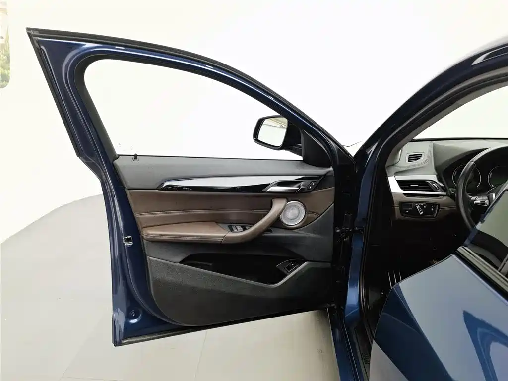 BMW X2 2021 Facelift sDrive25i M Sport Package фото 8