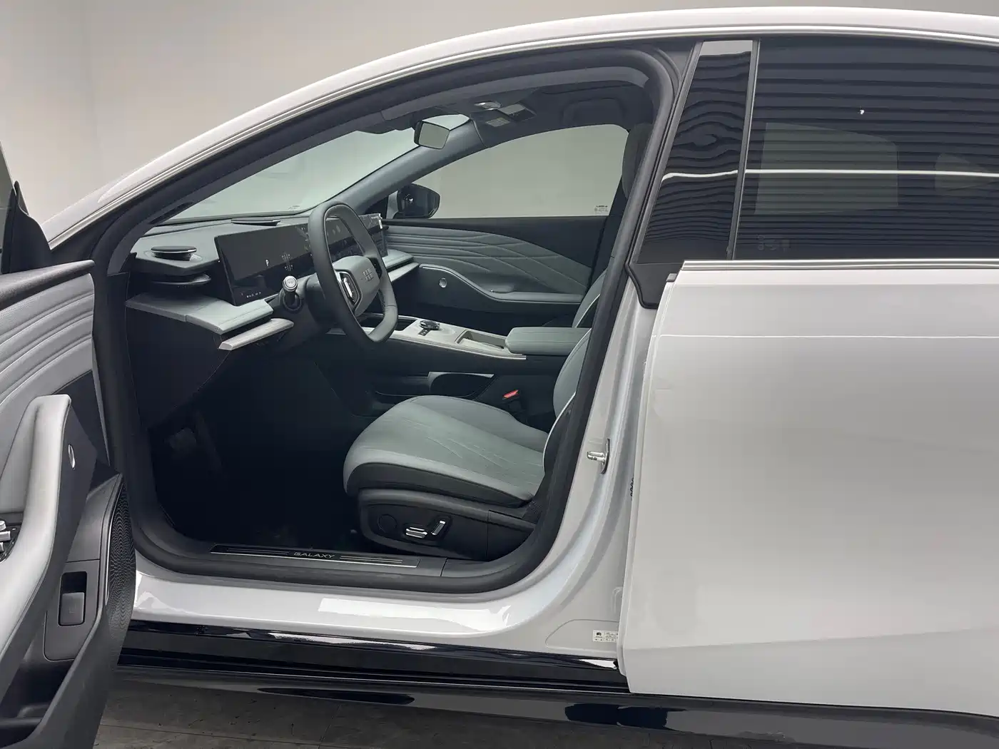 Geely Galaxy Galaxy E8 2025 2024 550km RWD PRO
