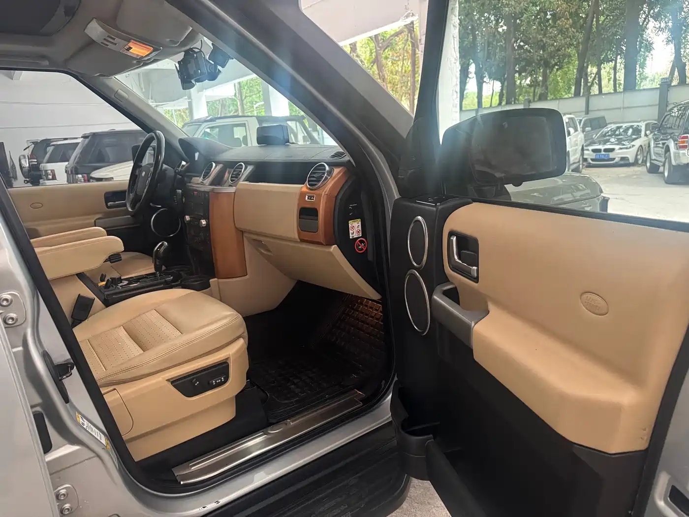Land Rover Discovery 2005 Model 4.4 V8 HSE фото 10