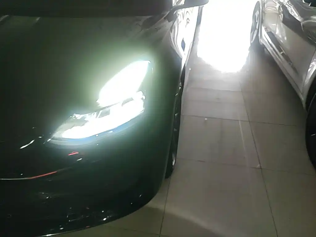 Фото 24 - Tesla Model 3