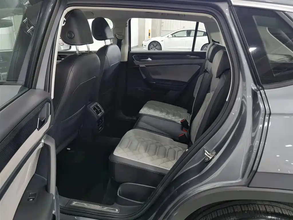 Volkswagen Tayron 2024 300TSI 2WD Luxury Plus Advanced фото 15