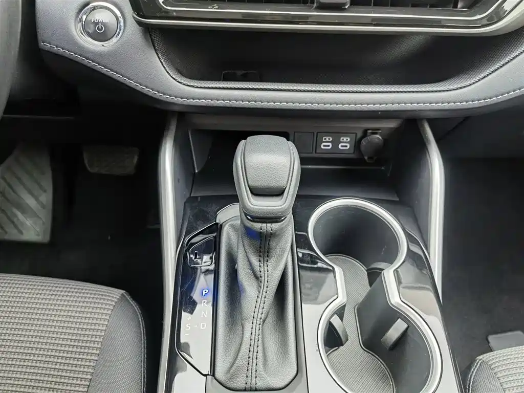 Toyota Highlander 2024 2.5L Smart Hybrid 4WD Elite 7-seater фото 13