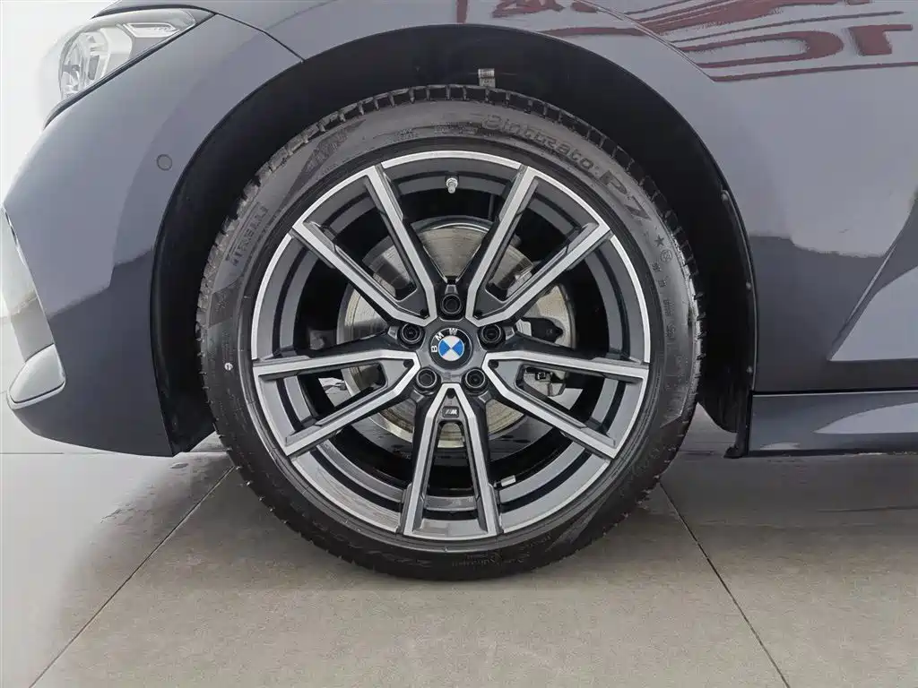 BMW 3 Series 2025 325i M Sport Package фото 17