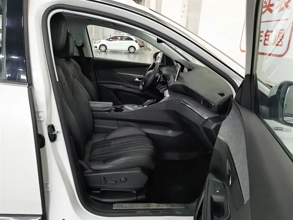 Peugeot 5008 2017 380THP 7-seat Luxury Edition фото 23
