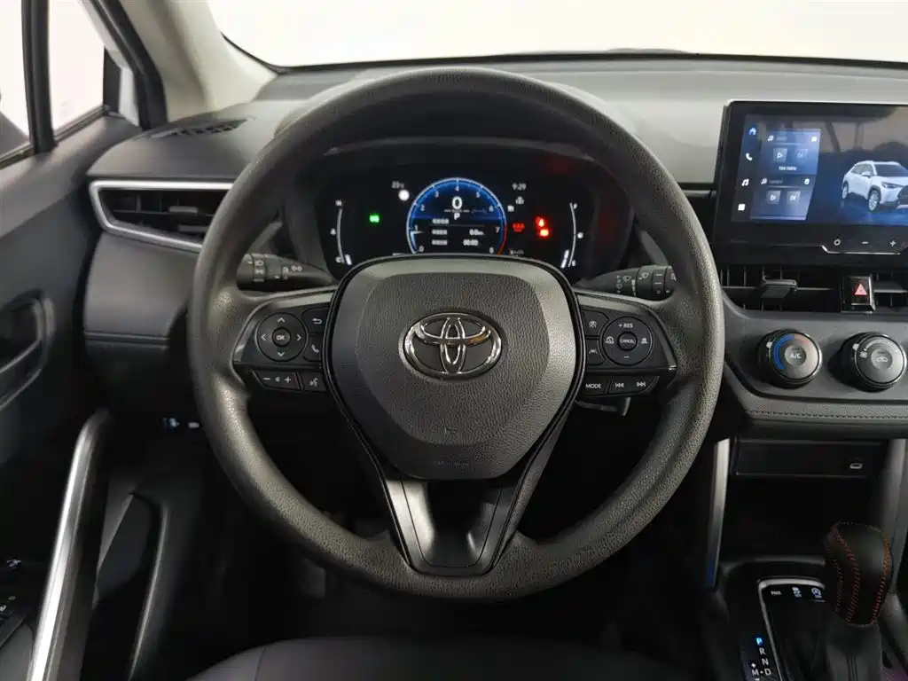 Toyota Corolla Cross 2023 2.0L Pioneer Edition фото 11