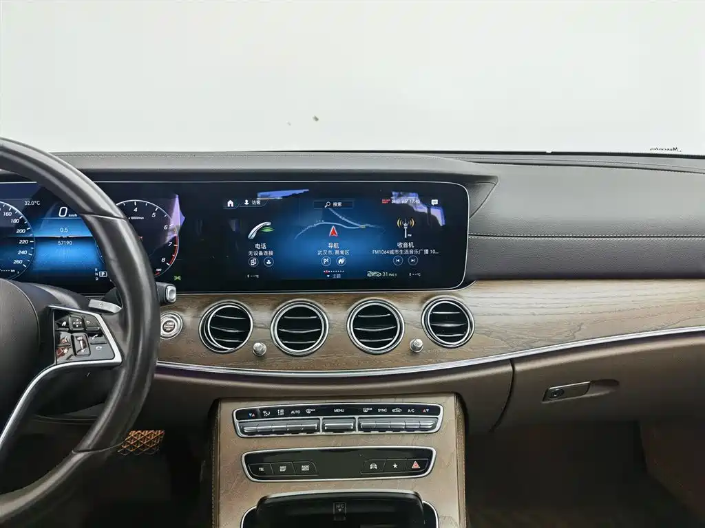 Mercedes-Benz E-Class 2023 E 300 L Fashion фото 12