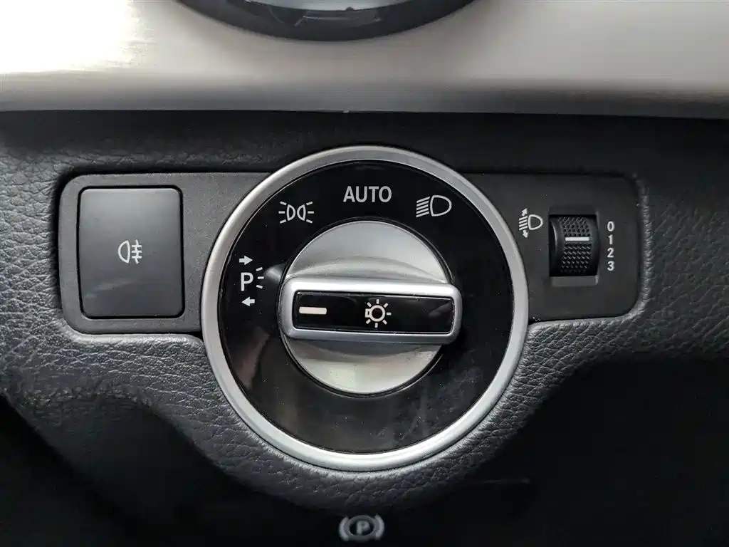 Mercedes-Benz GLK-Class 2014 GLK 200 Standard фото 21