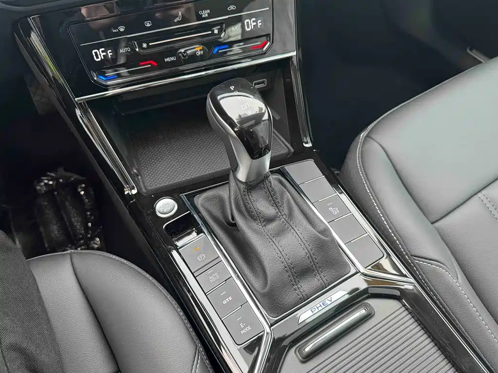 VOLKSWAGEN PASSAT NEW ENERGY