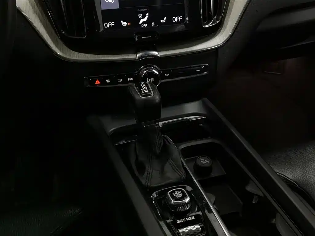 Volvo XC60 2018 T5 AWD Luxury Edition фото 13