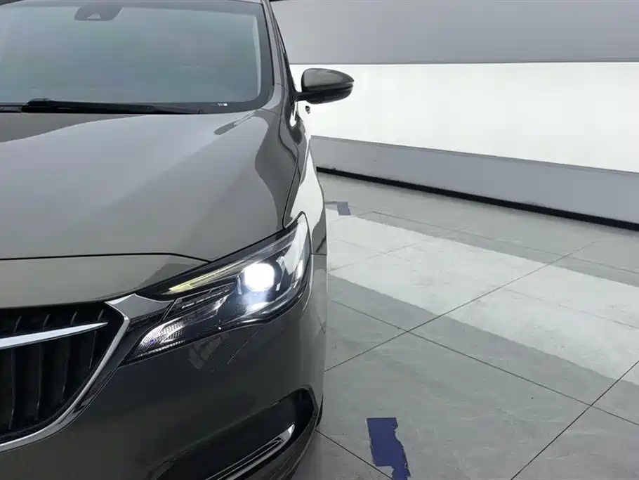 Buick GL6 2018 18T 6-Seater Premium фото 5