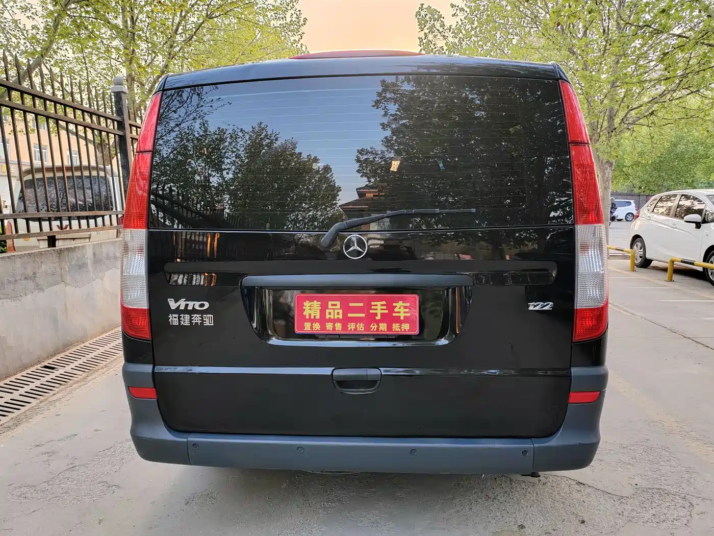 Mercedes-Benz Vito 2013 Model 3.0L Elite Edition фото 5