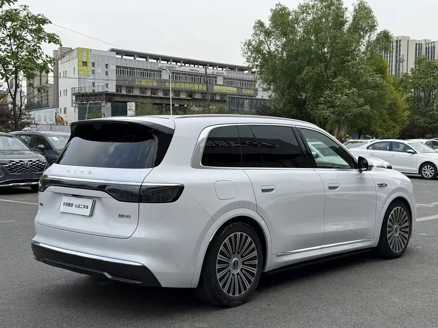 AITO Wenjie AITO M8 2025 Extended Range Ultra 53.4kWh 6-Seater фото 15