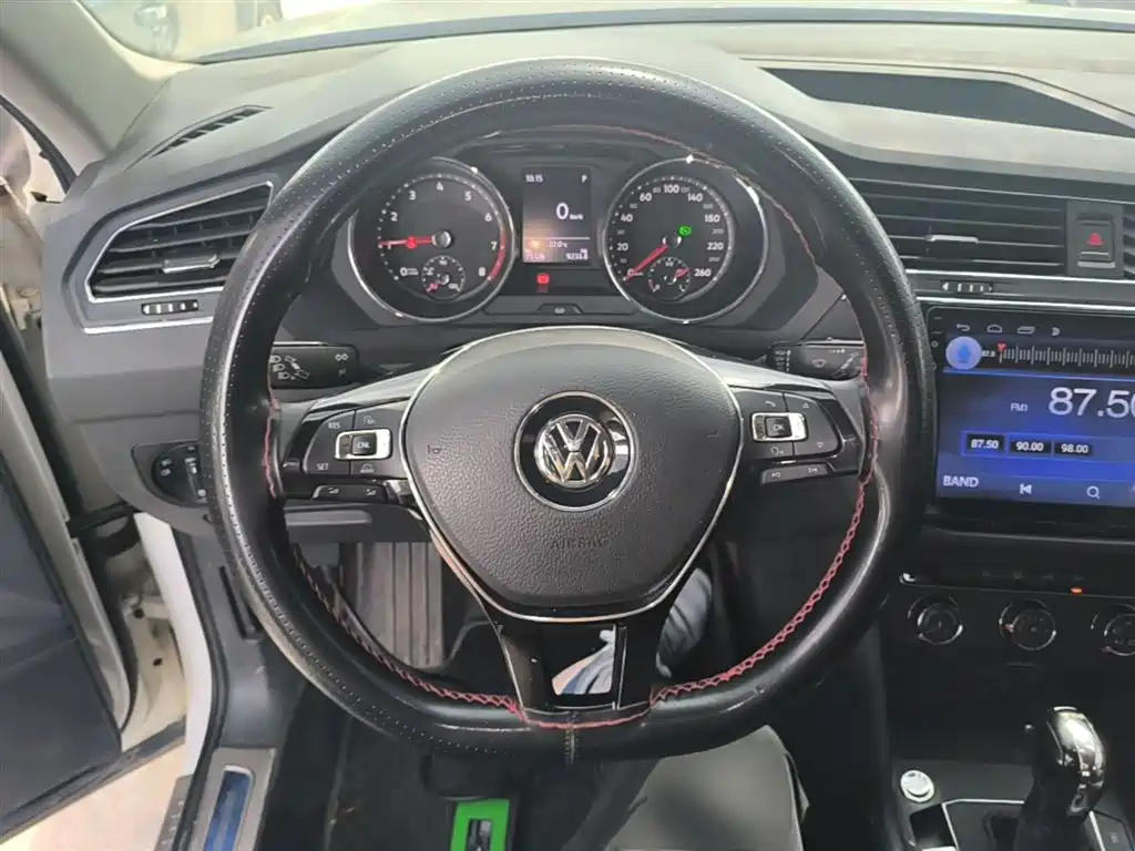 Volkswagen Tiguan L 2018 330TSI Automatic 2WD Trend Edition фото 7